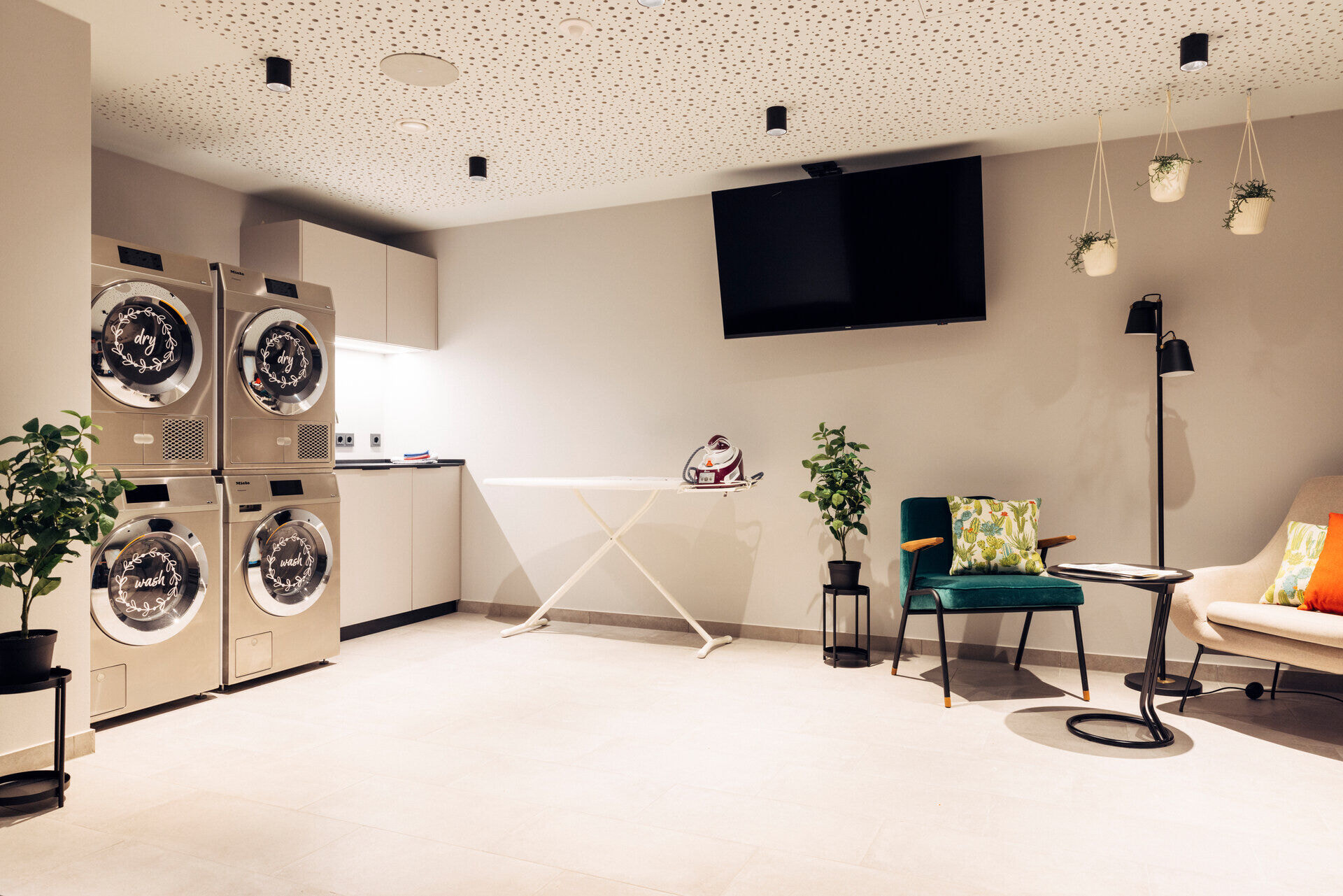 harryshome_23_villach_danielzangerl-_454