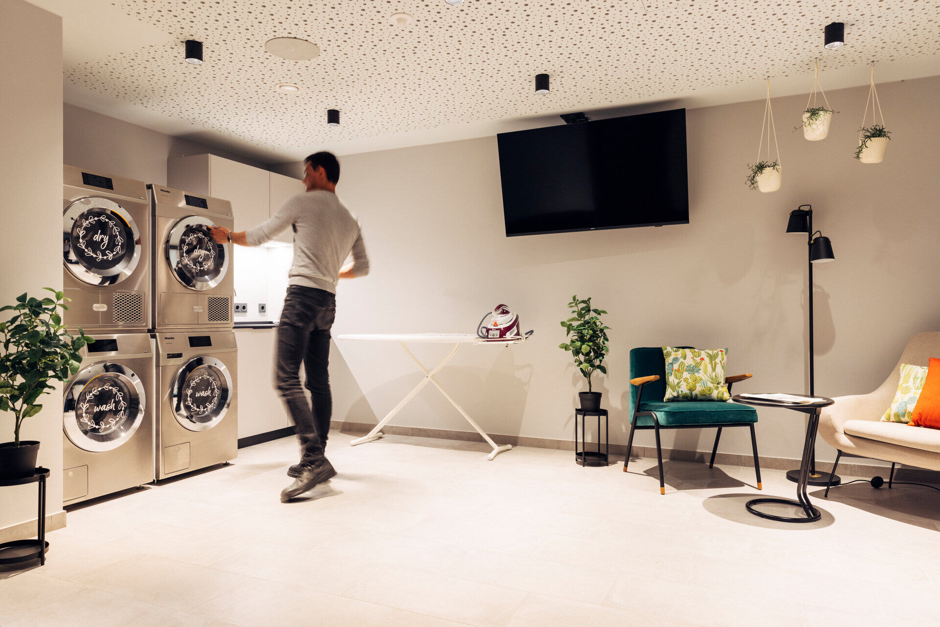 harryshome_23_villach_danielzangerl-_455