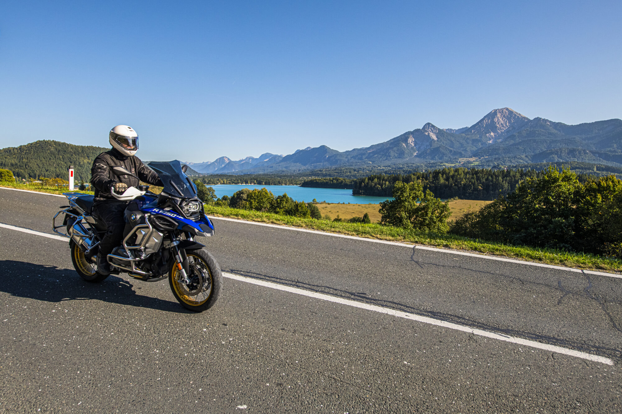 Motorrad fahren am Faaker See, Kärnten, Österreich